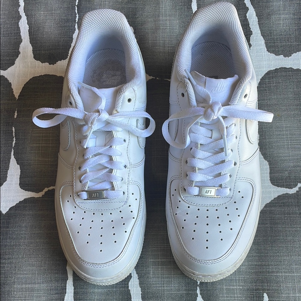 Nike White Air Force 8.5 Classic Low-Top Sneakers